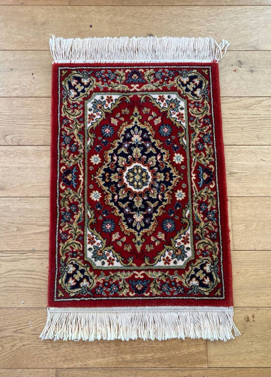 Oriental style rug in pure virgin wool