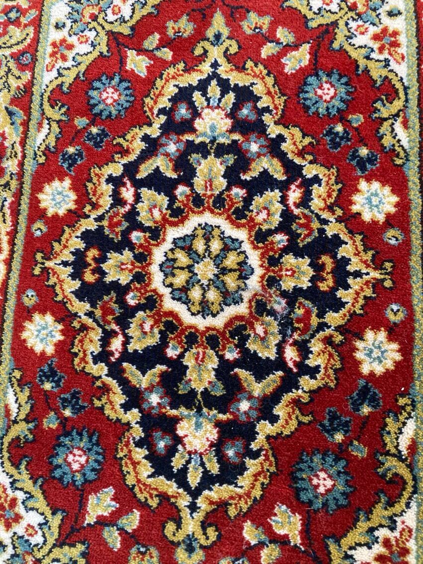 Oriental style rug in pure virgin wool