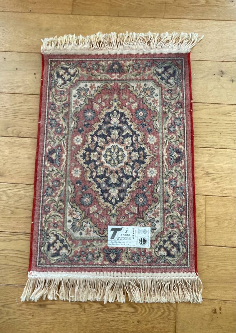 Oriental style rug in pure virgin wool