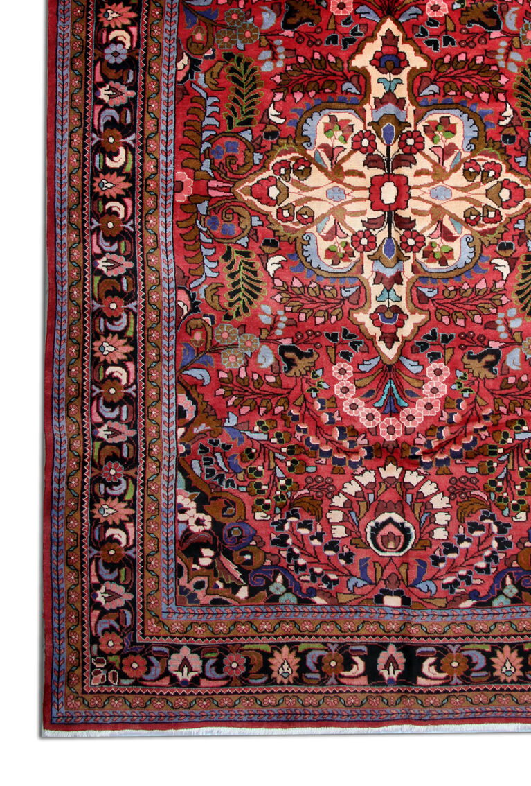 Handwoven Oriental Traditional Wool Rug