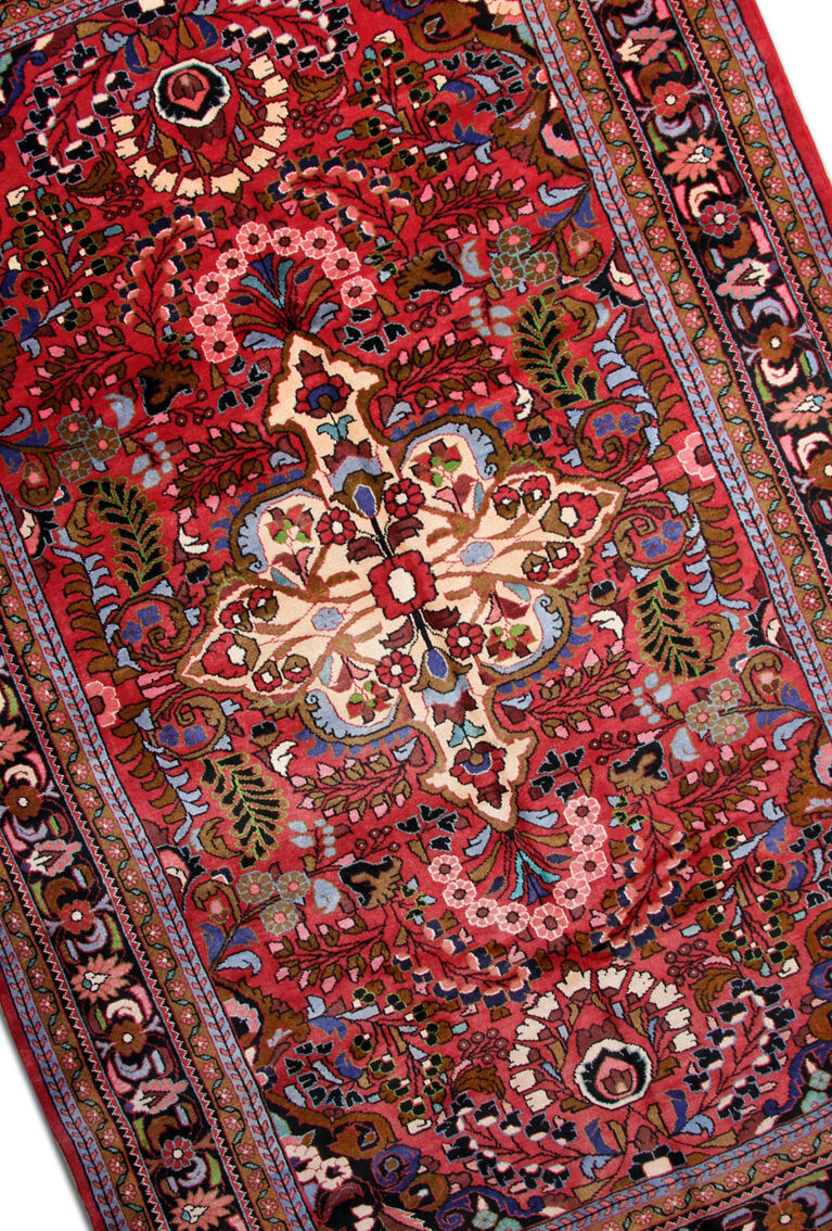 Handwoven Oriental Traditional Wool Rug